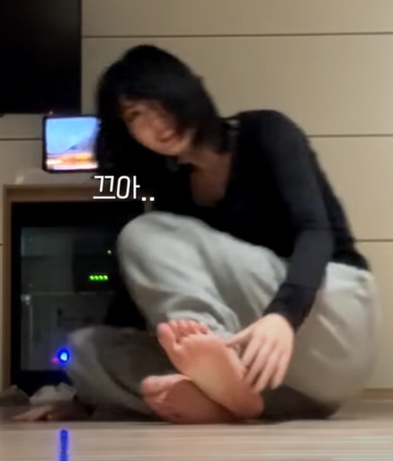 Momo Hirai Feet